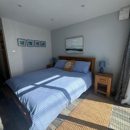 Entire Guest Suite In Four Mile Bridge, Rhoscolyn 밸리 외부 사진